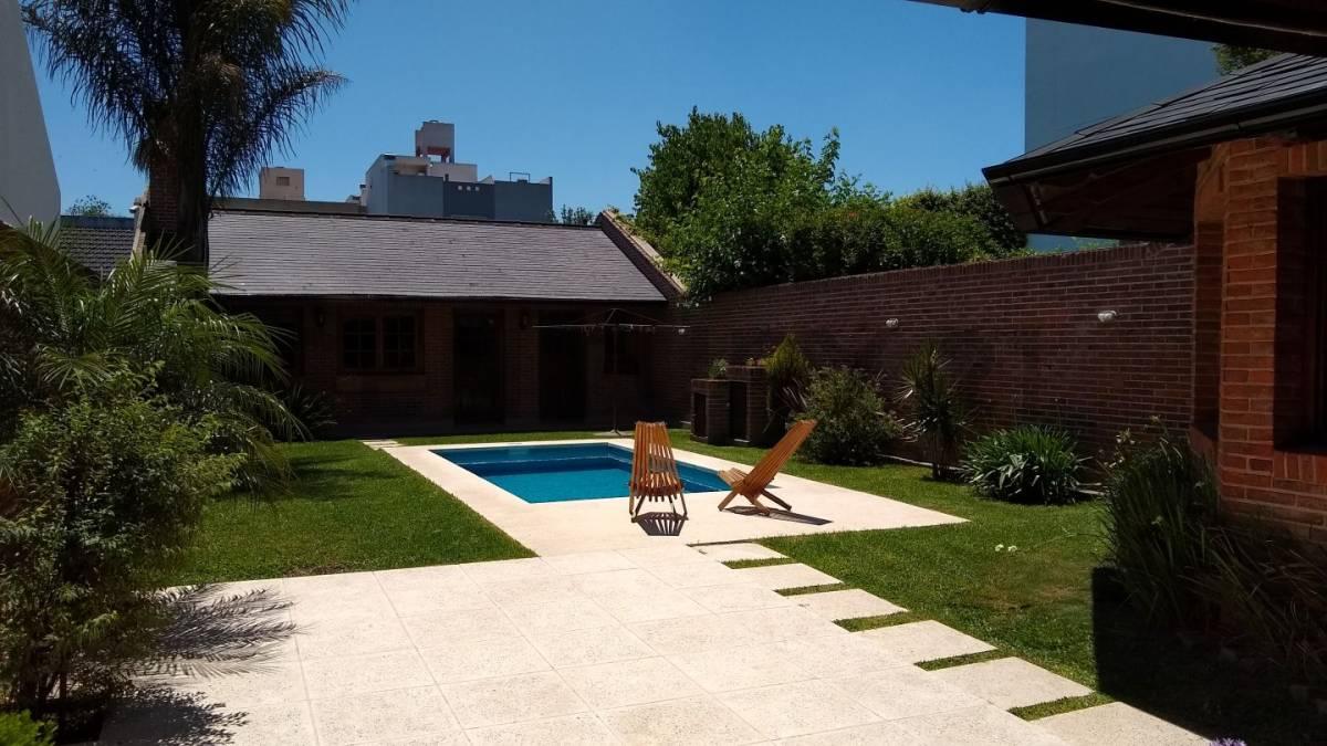 VENTA CASA DE 5 AMBIENTES en RAMOS MEJIA — foto 1