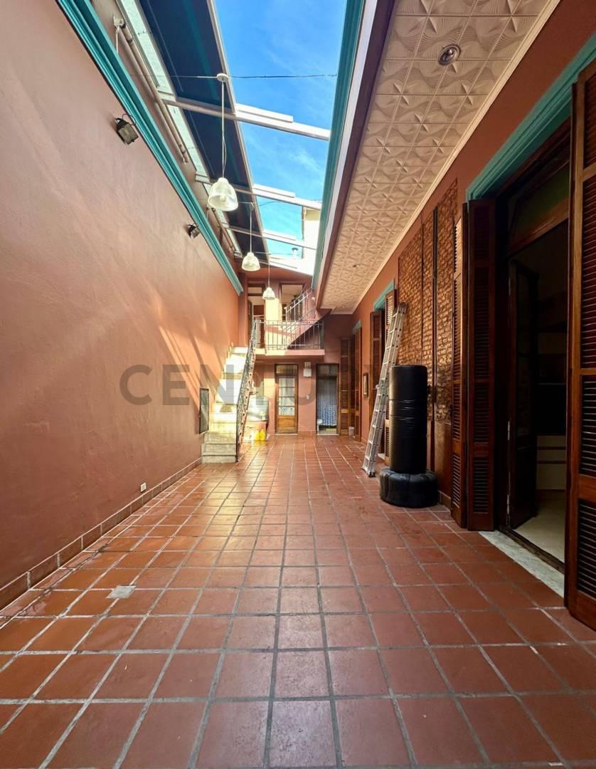 VENTA CASA LOTE PROPIO RECICLADA CON COCHERA PATIO Y TERRAZA EN BOEDO — foto 1