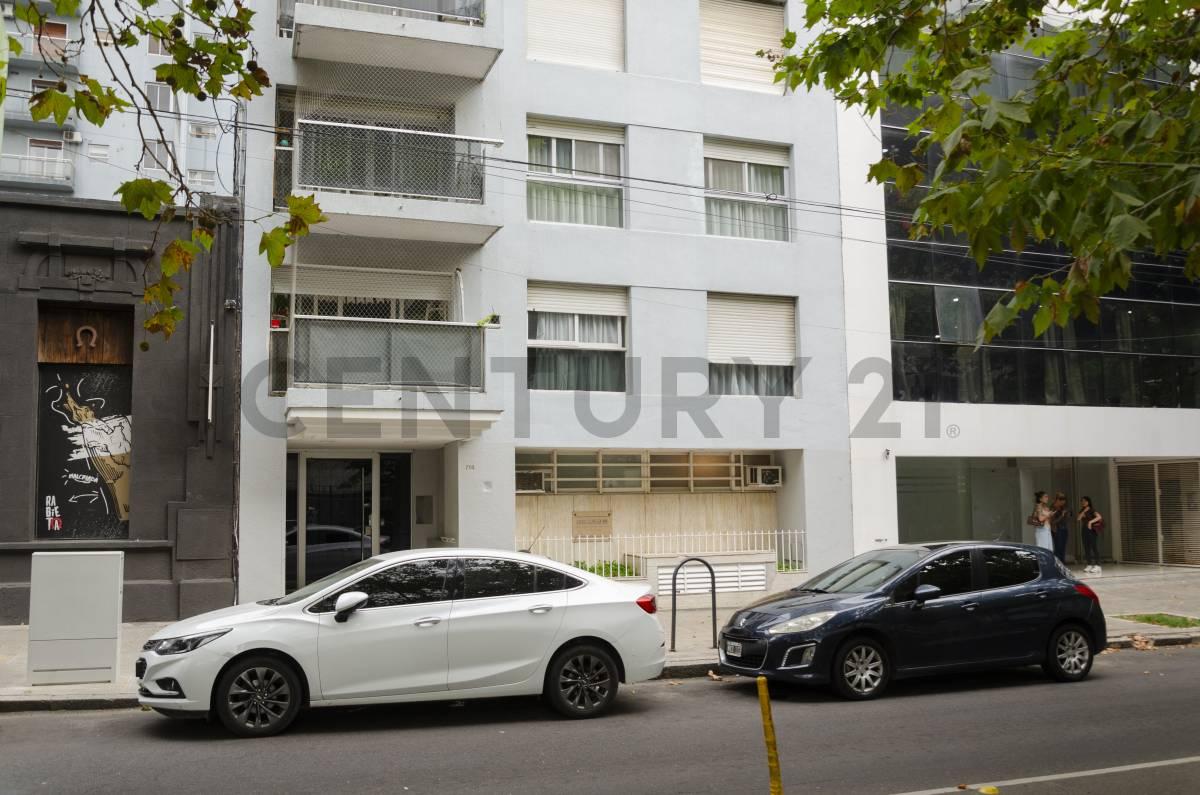 Departamento frente al Teatro Argentino — foto 1