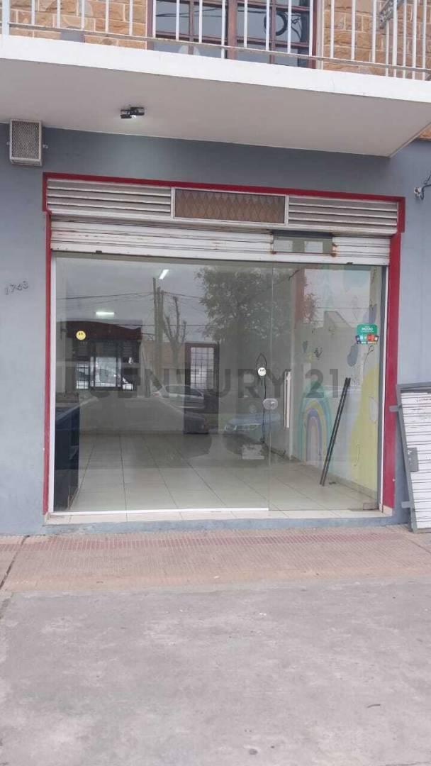 Local en alquiler en Los Hornos — foto 1