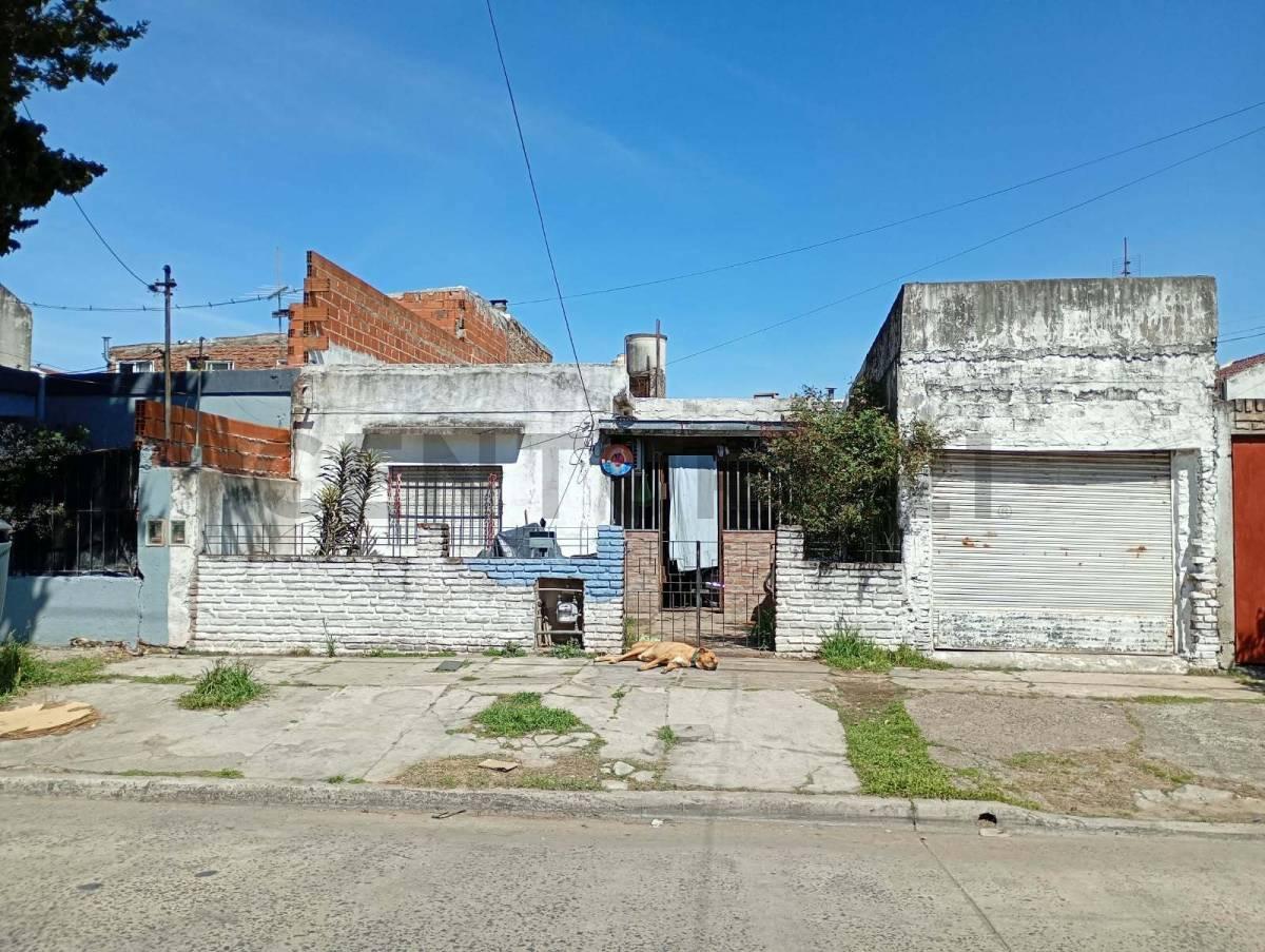 VENTA-PERMUTA CASA/LOTE-VILLA LUZURIAGA — foto 1