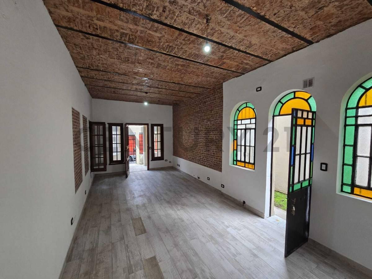 VENTA CASA RECICLADA A NUEVO 5AMB CON PATIO Y TERRAZA - CIUDADELA — foto 1