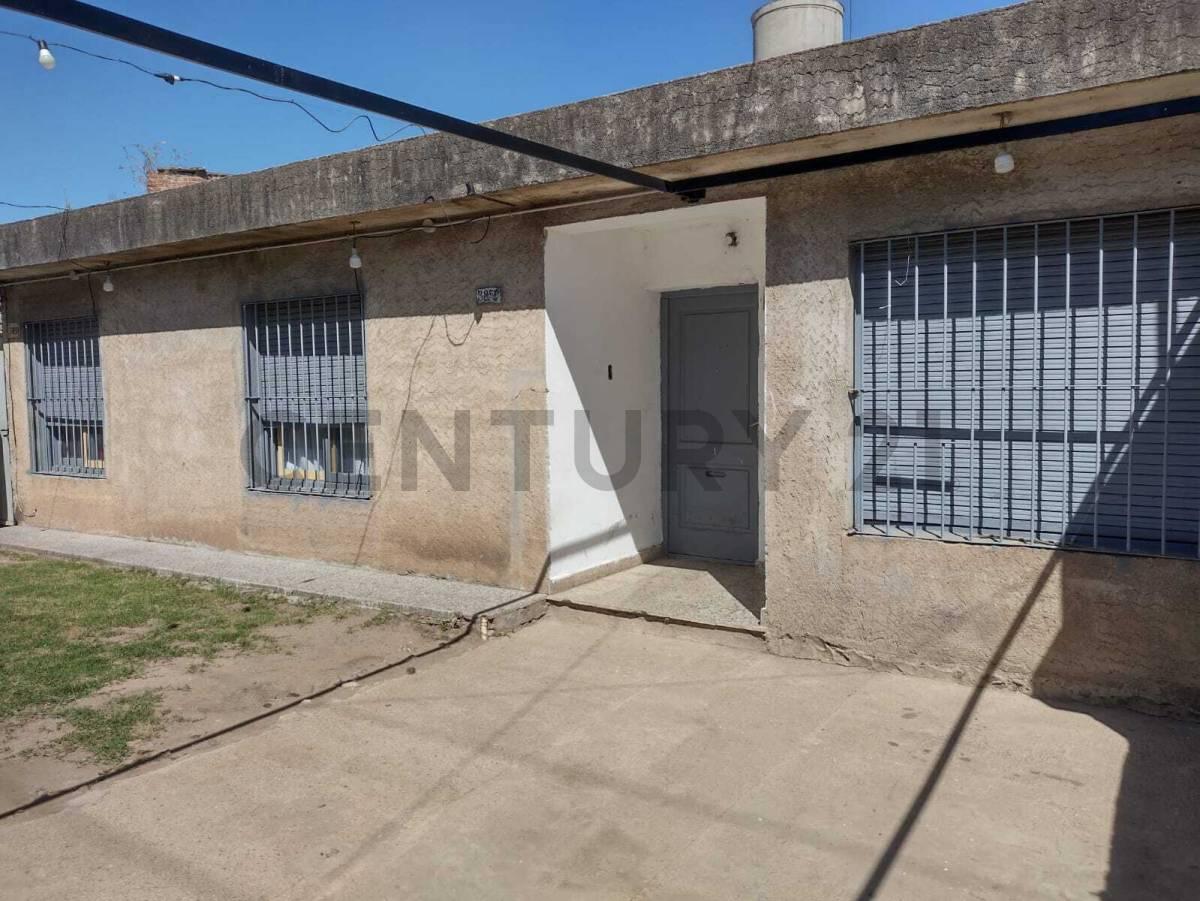 VENTA CASA BARRIO LOS GIGANTES A RECICLAR — foto 1