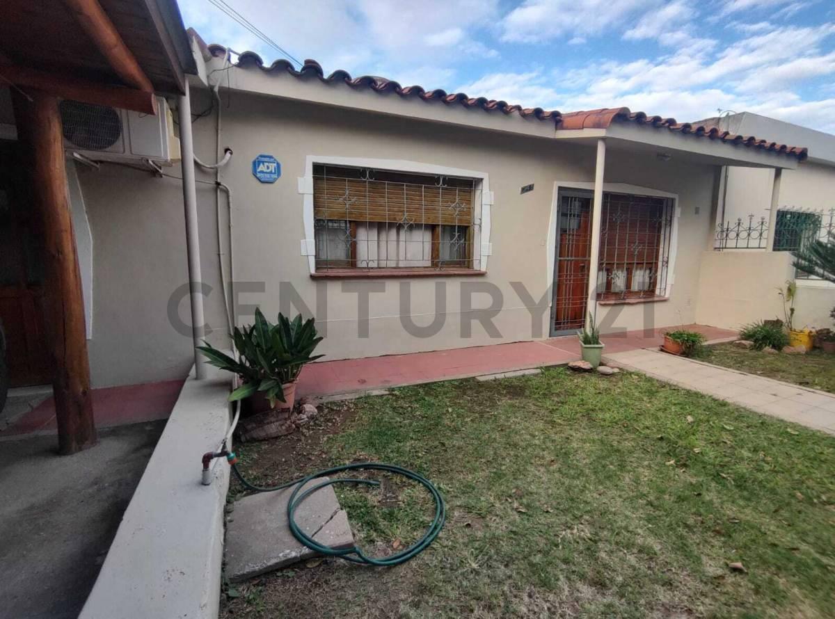 Venta Casa en Residencial América 4 Dormitorios 2 baños Garage Patio y Asador — foto 1