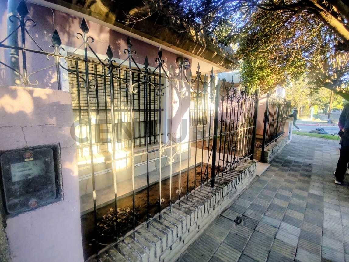 VENTA CASA 2 DORMITORIOS BARRIO AMPLIACION EMPALME — foto 1