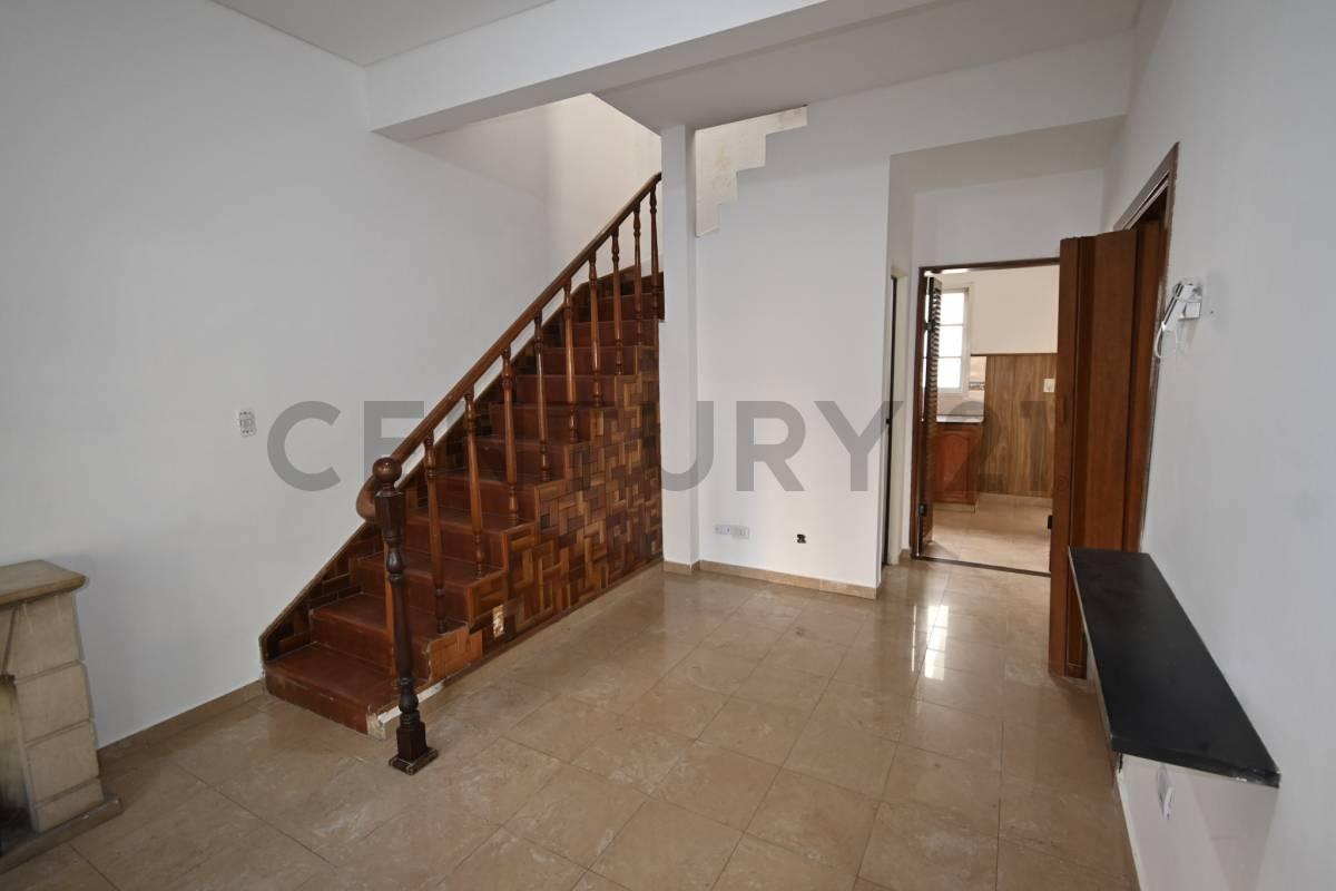 CASA 4 AMBIENTES EN VENTA LOMAS DEL MIRADOR — foto 1