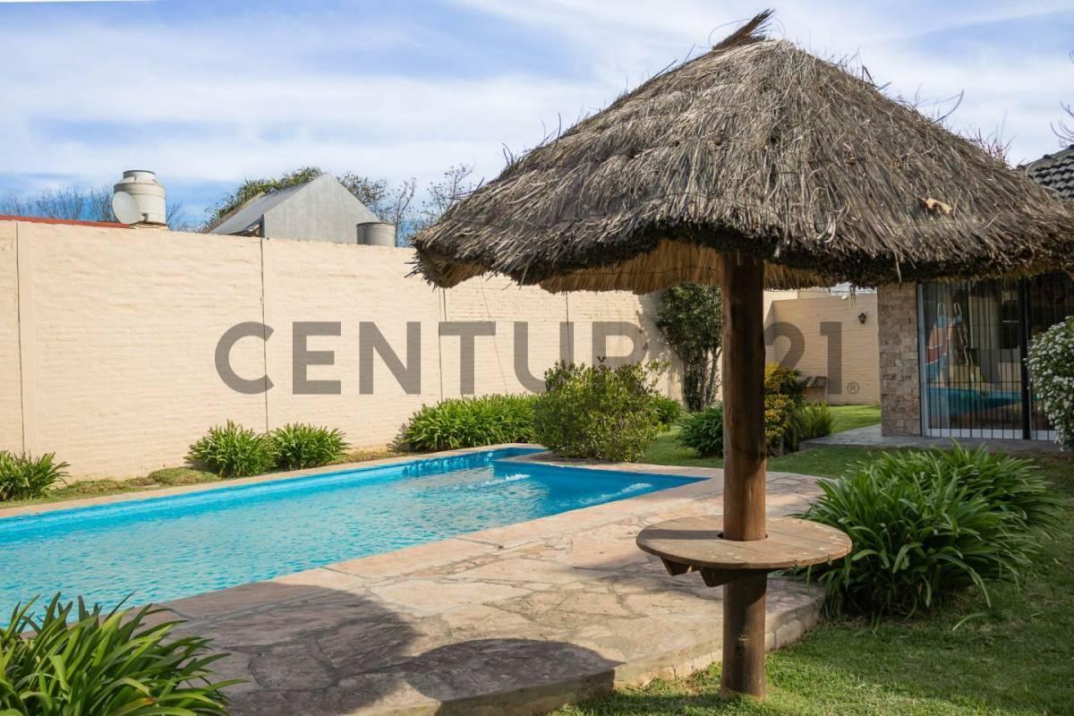 VENTA CASA BARRIO DE VICENZO GRANDE PILAR — foto 1