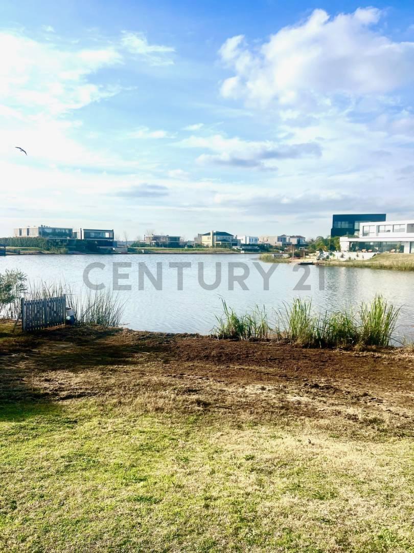 Lote al agua en Muelles - Puertos del Lago — foto 1