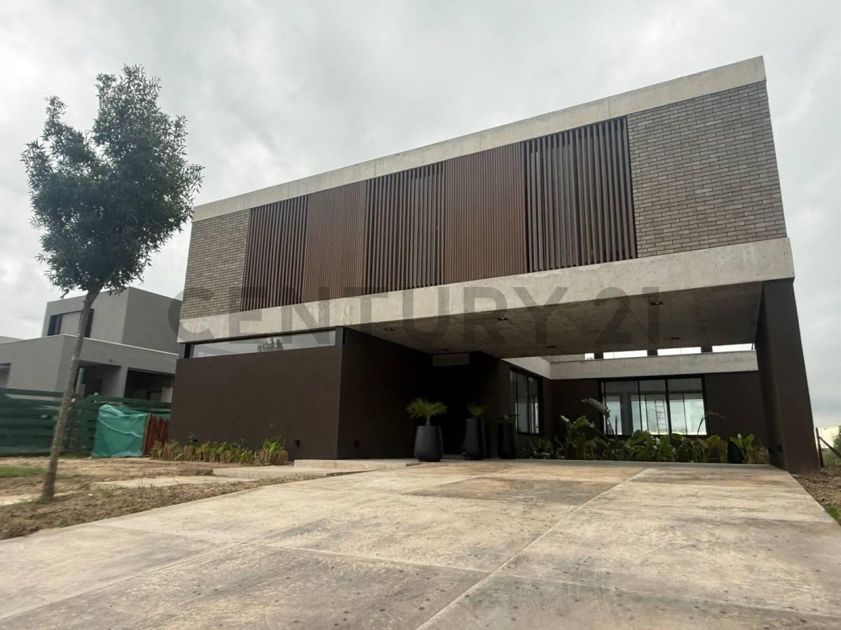 Casa fondo a laguna puertos del lago Ribera — foto 1