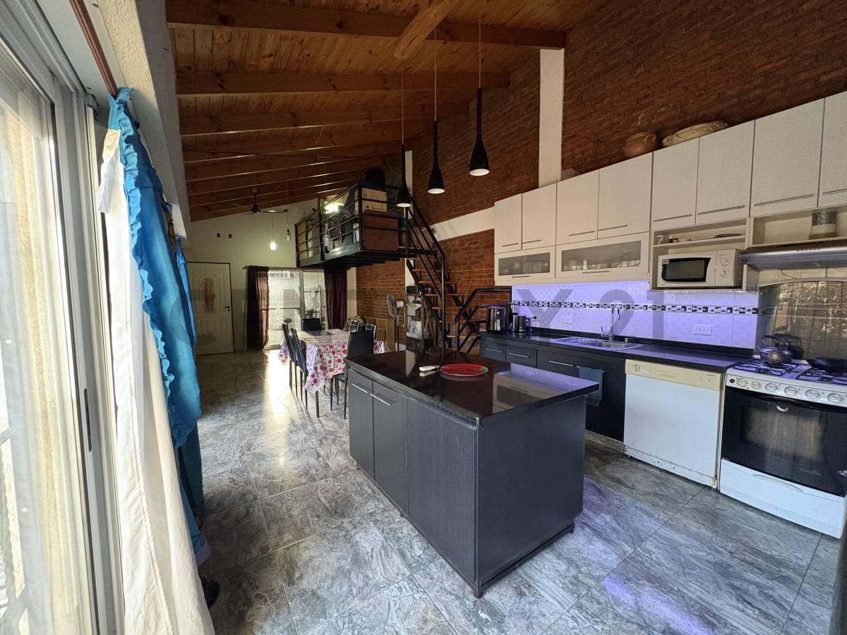 Casa Multifamiliar 6 Ambientes en Venta en Rafael Castillo — foto 1
