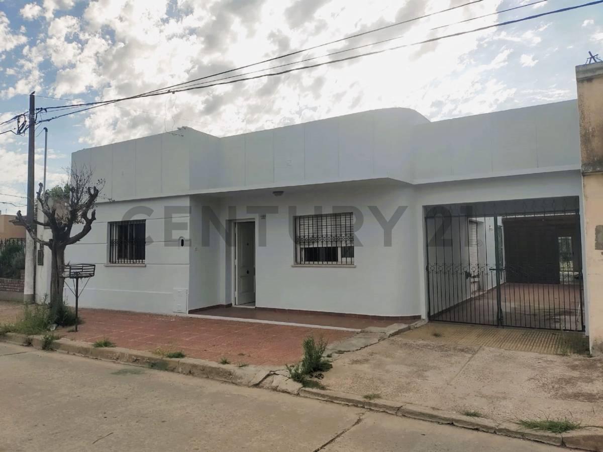 CASA EN VENTA EN EL CENTRO DE CARMEN DE ARECO — foto 1