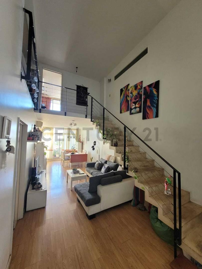 Departamento en duplex 4 ambientes - 3 baños completos - Villa Urquiza - Oportunidad — foto 1