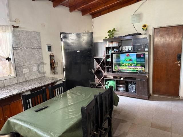 VENTA CASA 4 AMBIENTES EN JOSE LEON SUAREZ CON PATIO — foto 1