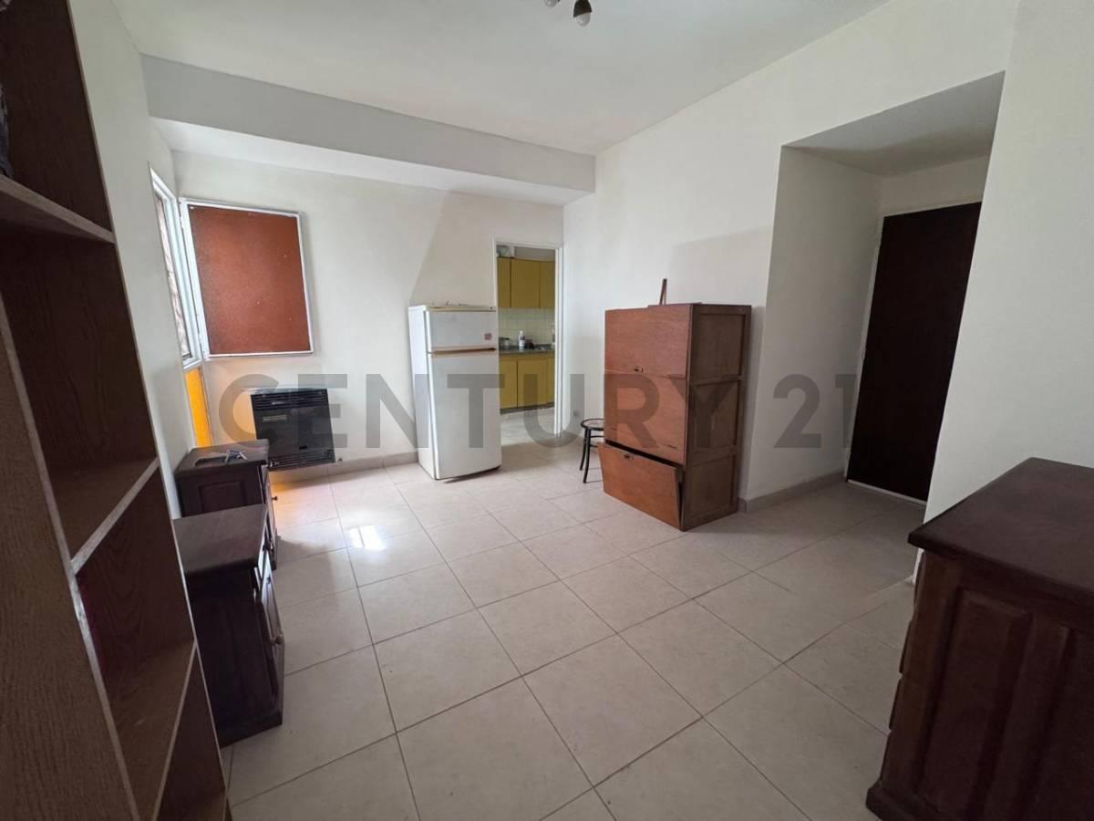 Venta Departamento 2 ambientes con patio en Parque Avellaneda — foto 1