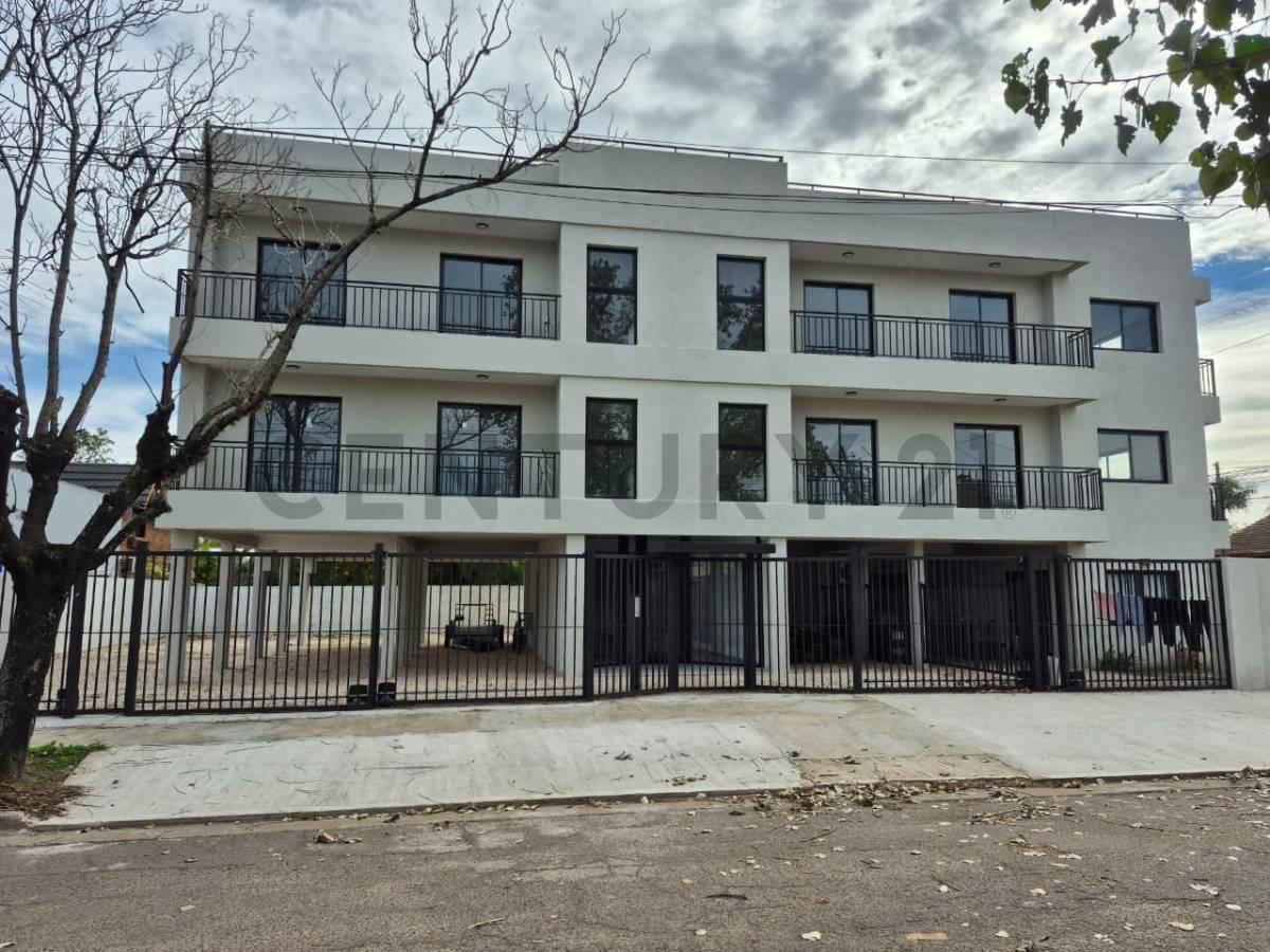 VENTA 2 ambientes a ESTRENAR con terraza propia, parrilla y cochera. Ituzaingo — foto 1