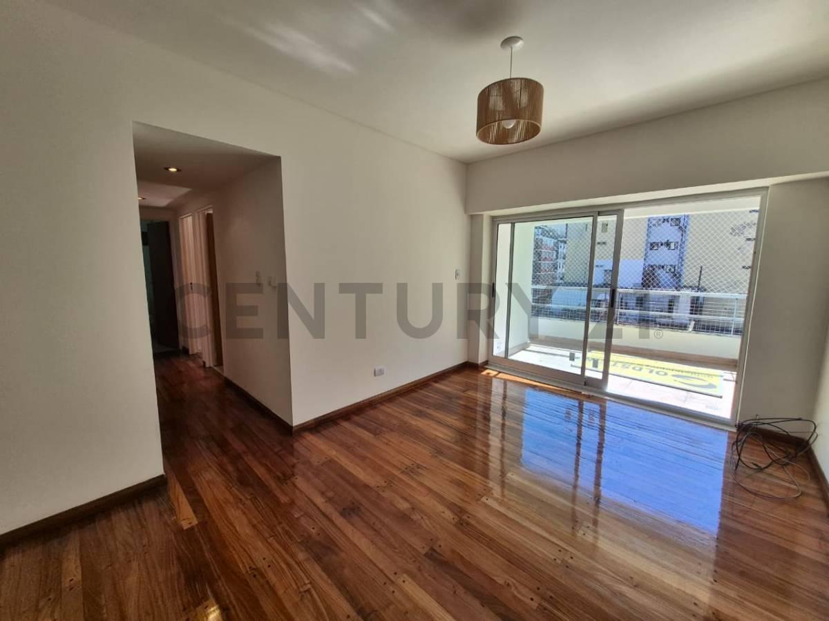 Excelente Semipiso 4 Amb al Frente con Balcón y Cochera Fija – Almagro a 200 m de Parque Centenario — foto 1