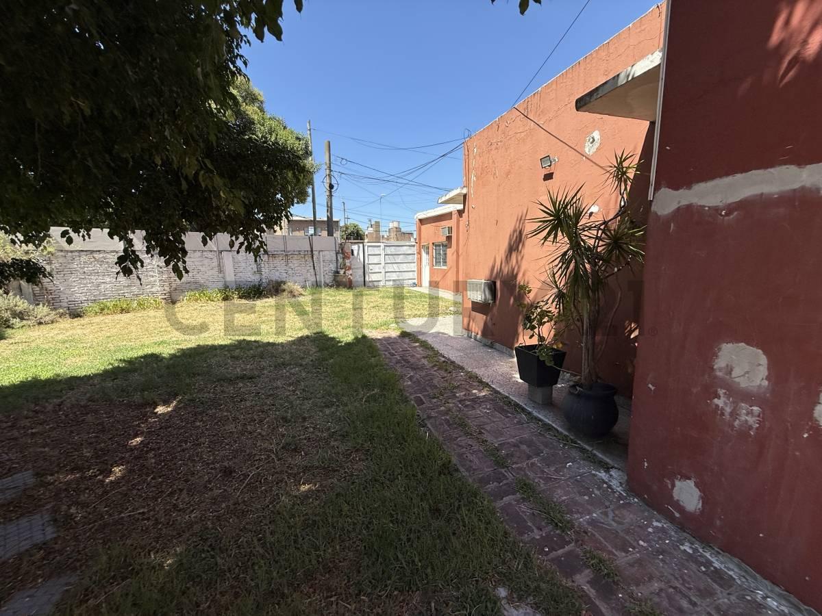 CASA EN VENTA EN MORÓN NORTE - VIVIENDA y LOCAL COMERCIAL EN LOTE PROPIO! — foto 1