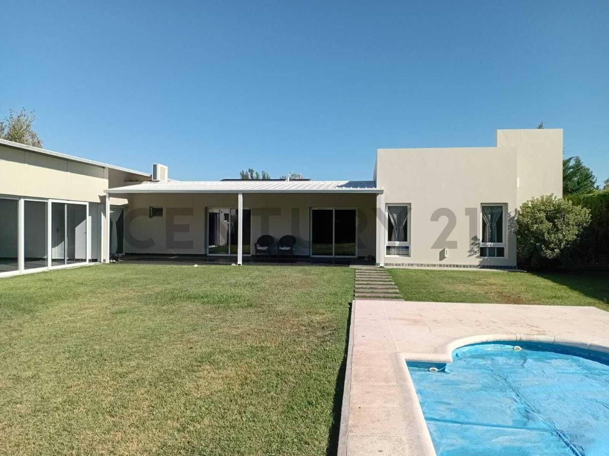 Venta de Casa 3 dormitorios B° Privado Don Emilio, General Roca — foto 1