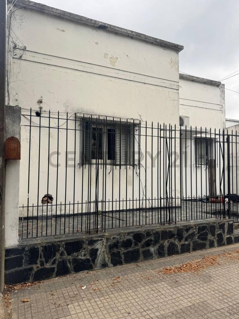 CASA A RECICLAR EN VENTA LA PLATA — foto 1