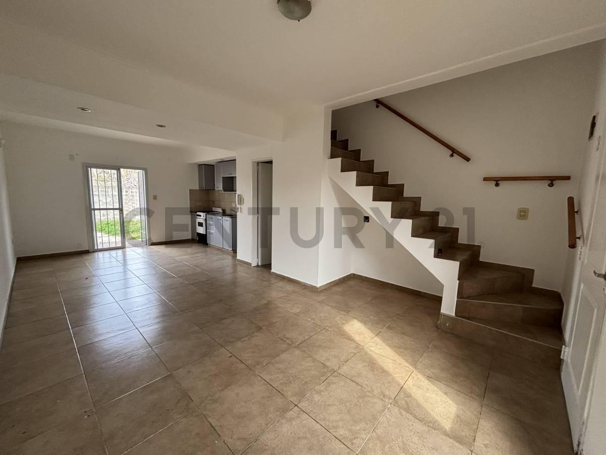 DÚPLEX EN VENTA EN LOS HORNOS — foto 1