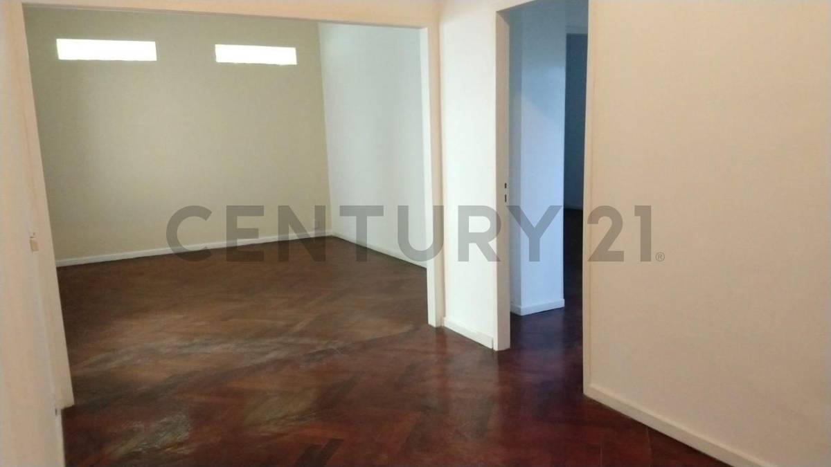 Departamento de 2 dormitorios en venta en el centro de La Plata — foto 1
