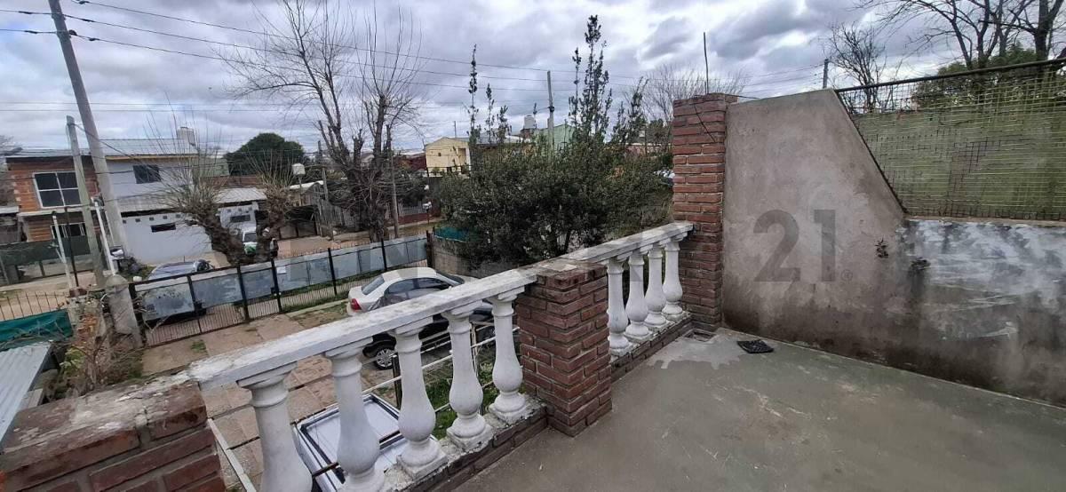 Venta Casa y departamentos para Renta en un amplio lote — foto 1