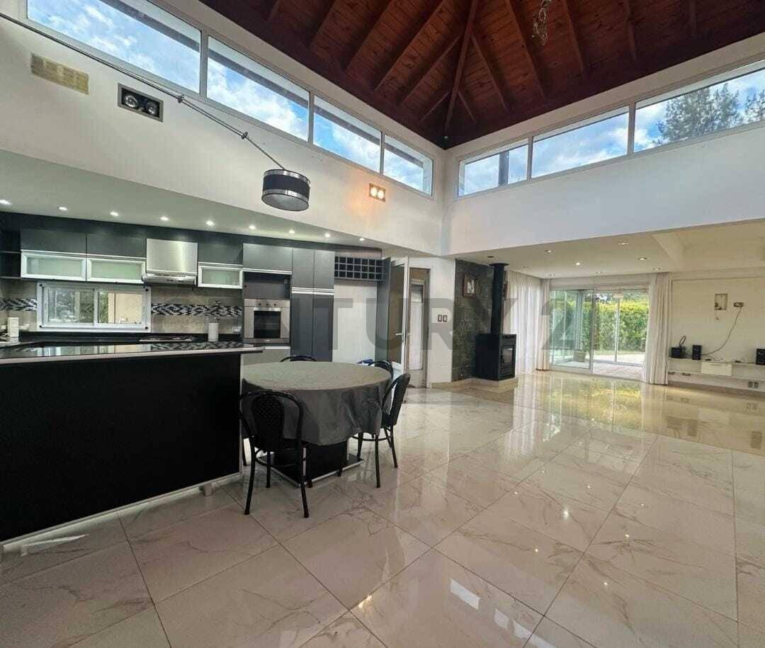 Casa en Venta 5 ambientes en Malibú, Canning — foto 1