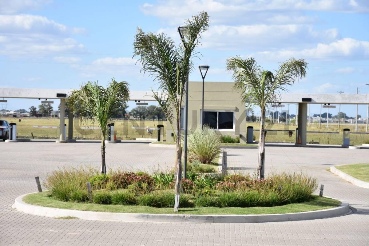 Lote en venta a Laguna en barrio Santa Clara al Sur - San Vicente — foto 1