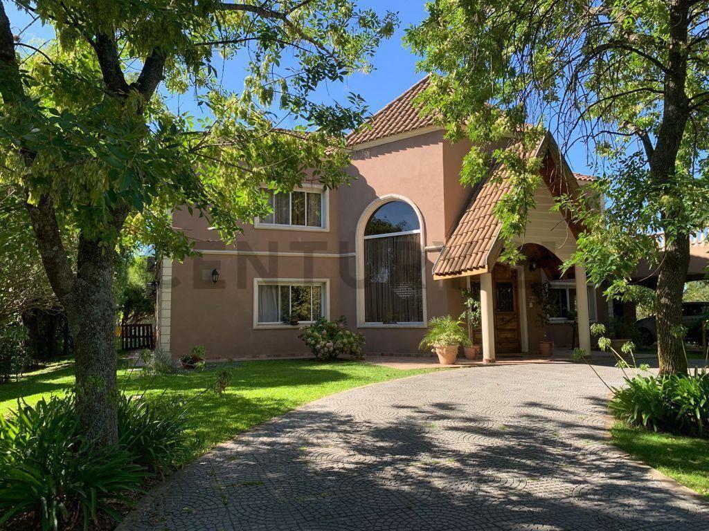 Casa a la venta en Country Club El Paraiso Hipico @ Golf, Guernica — foto 1