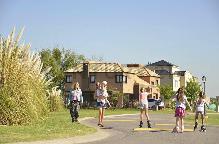 Lote a Laguna Barrio San Roque Ezeiza Canning — foto 1