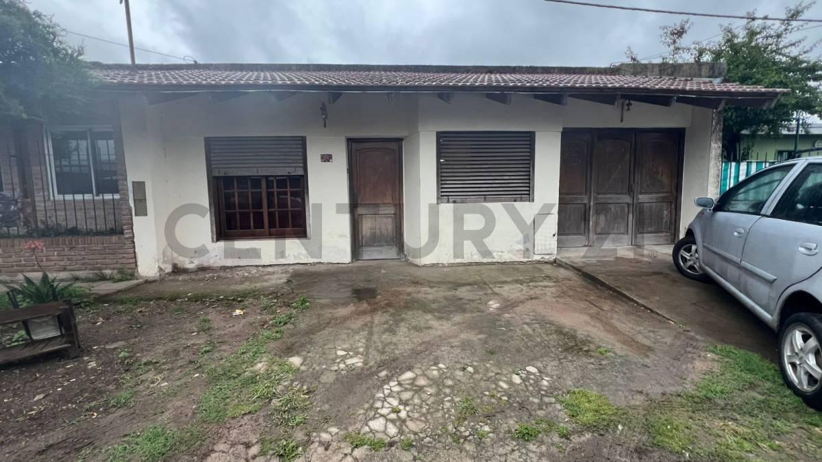 Casa 2 Dormitorios y Escritorio en San Carlos. — foto 1