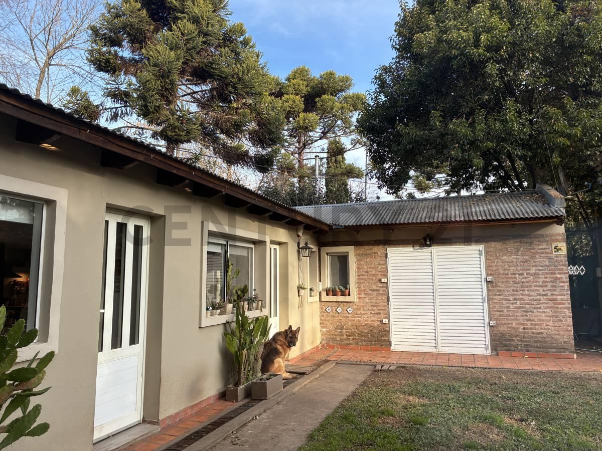 CASA EN VENTA EN CITY BELL 3 DOMITORIOS Y PILETA — foto 1