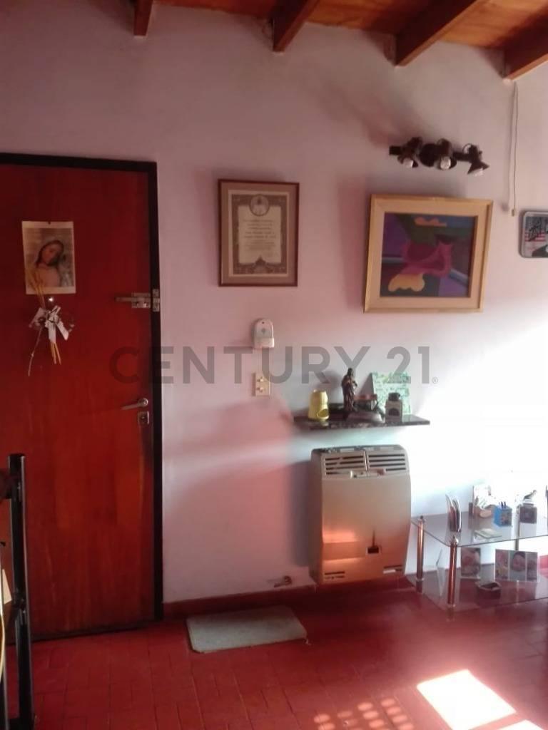 DEPARTAMENTO EN VENTA TIPO DÚPLEX — foto 1