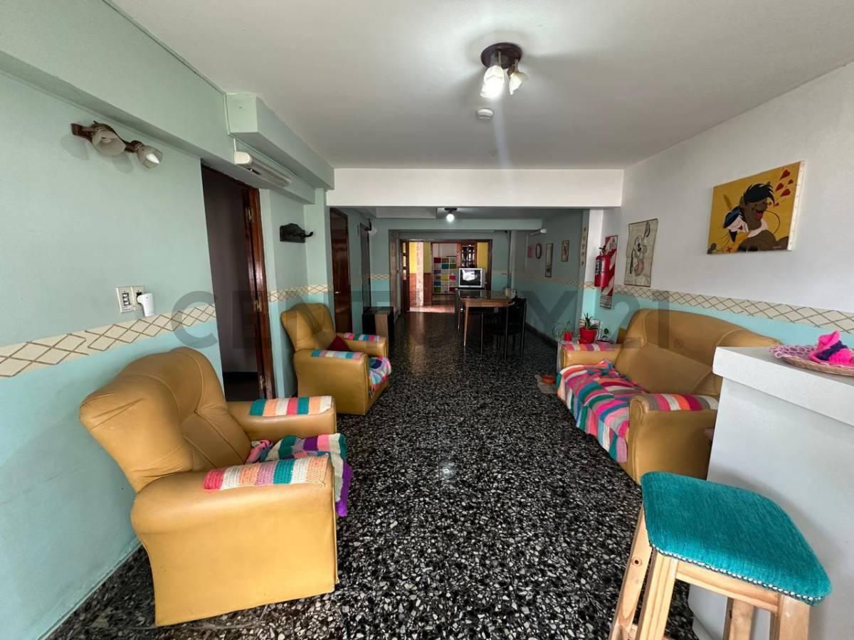 Casa multifamiliar en terreno propio con patio y cochera — foto 1
