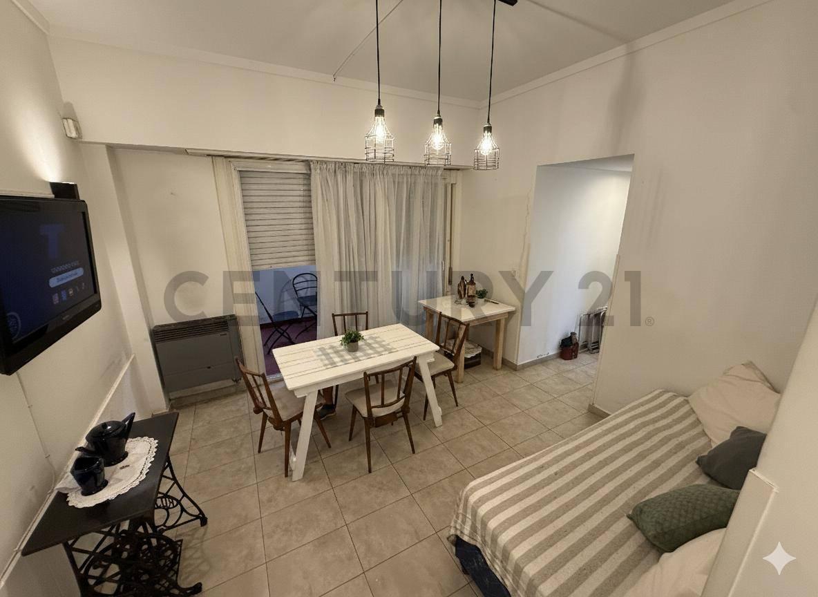 Departamento 2 ambientes en Av Colon y Alsina — foto 1
