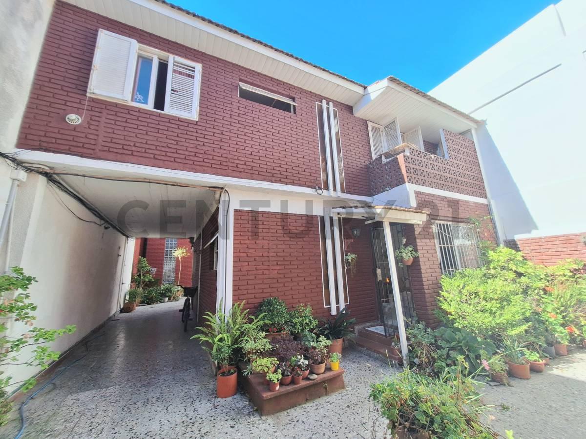 Casa en PH de 3 ambientes en zona San Carlos — foto 1