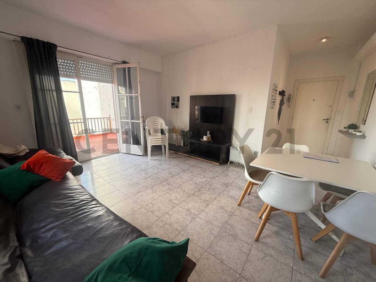 DEPARTAMENTO 2 AMBIENTES AL FRENTE C/BALCON — foto 1