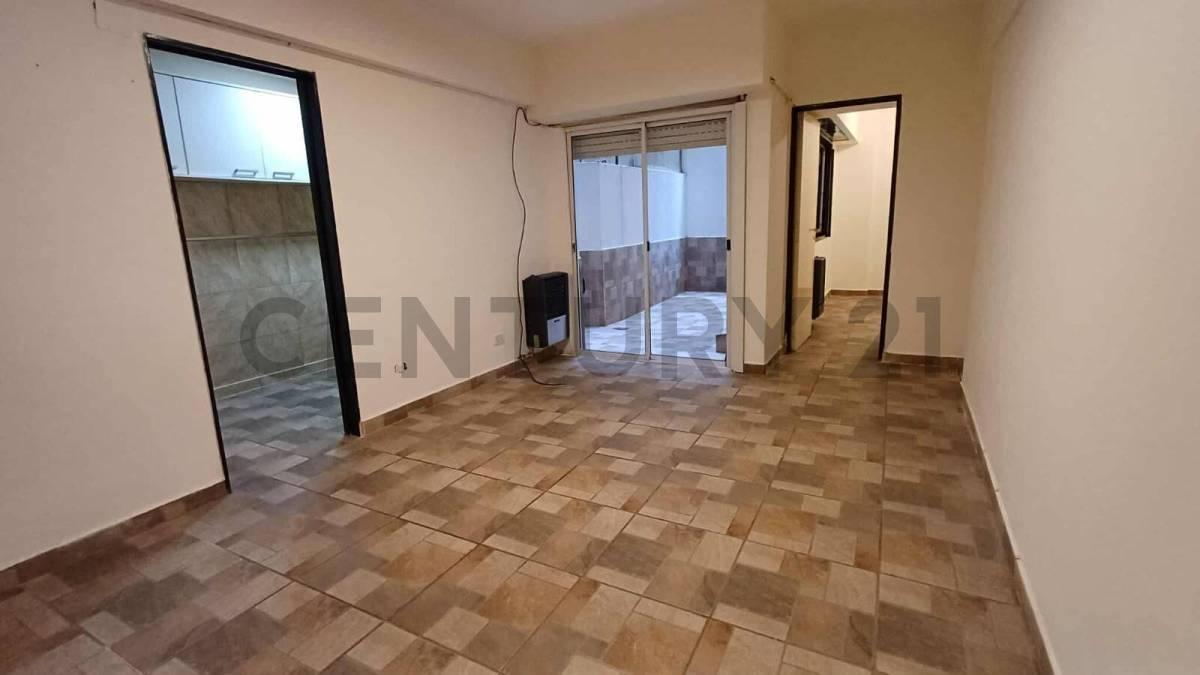 VENTA! Departamento 2 ambientes con patio — foto 1
