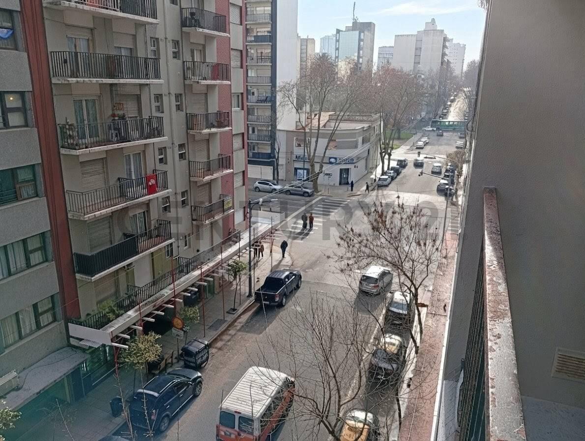 Departamento de 2 Ambientes con Balcón al Frente | Zona Centro — foto 1