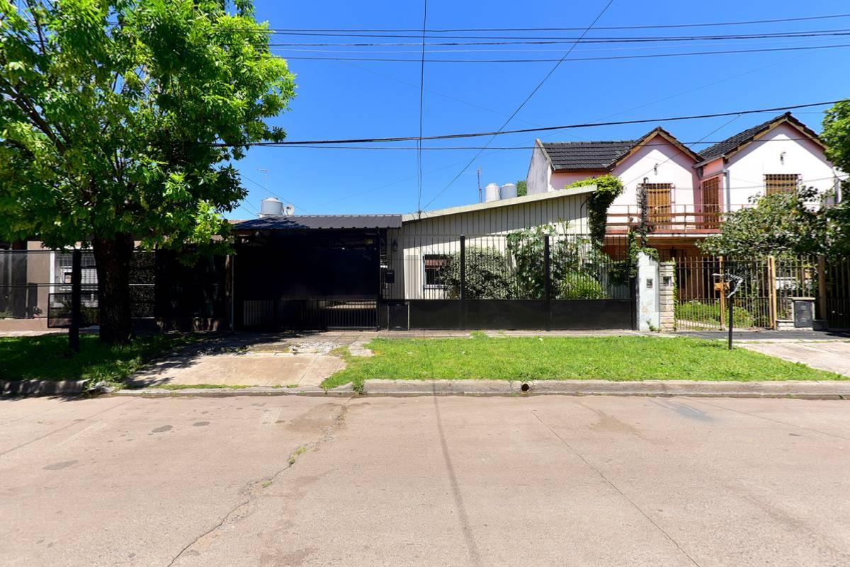 VENTA CASA 3 AMB + DEPTO ITUZAINGO FINANCIACION — foto 1