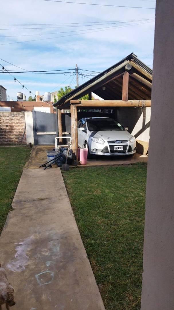 VENTA CASA DE 4 AMBIENTES CON JARDIN EN LOTE PROPIO SAN MIGUEL CENTRO — foto 1