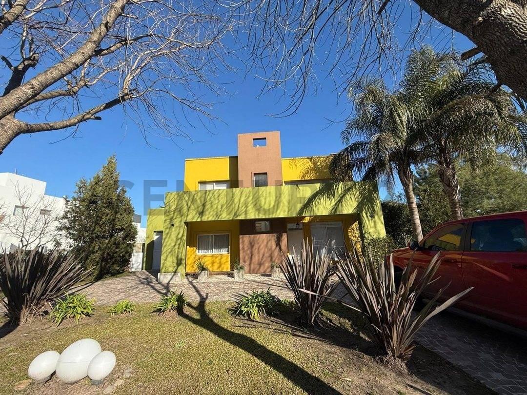 CASA EN VENTA 4 AMBIENTES LOTE 1200 M2 CON PILETA Y VISTA A LA LAGUNA POSADA DE LOS LAGOS — foto 1