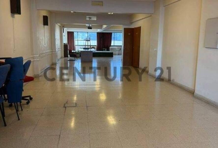 VENTA EDIFICIO LOCAL CON OFICINAS EN SAN NICOLAS — foto 1