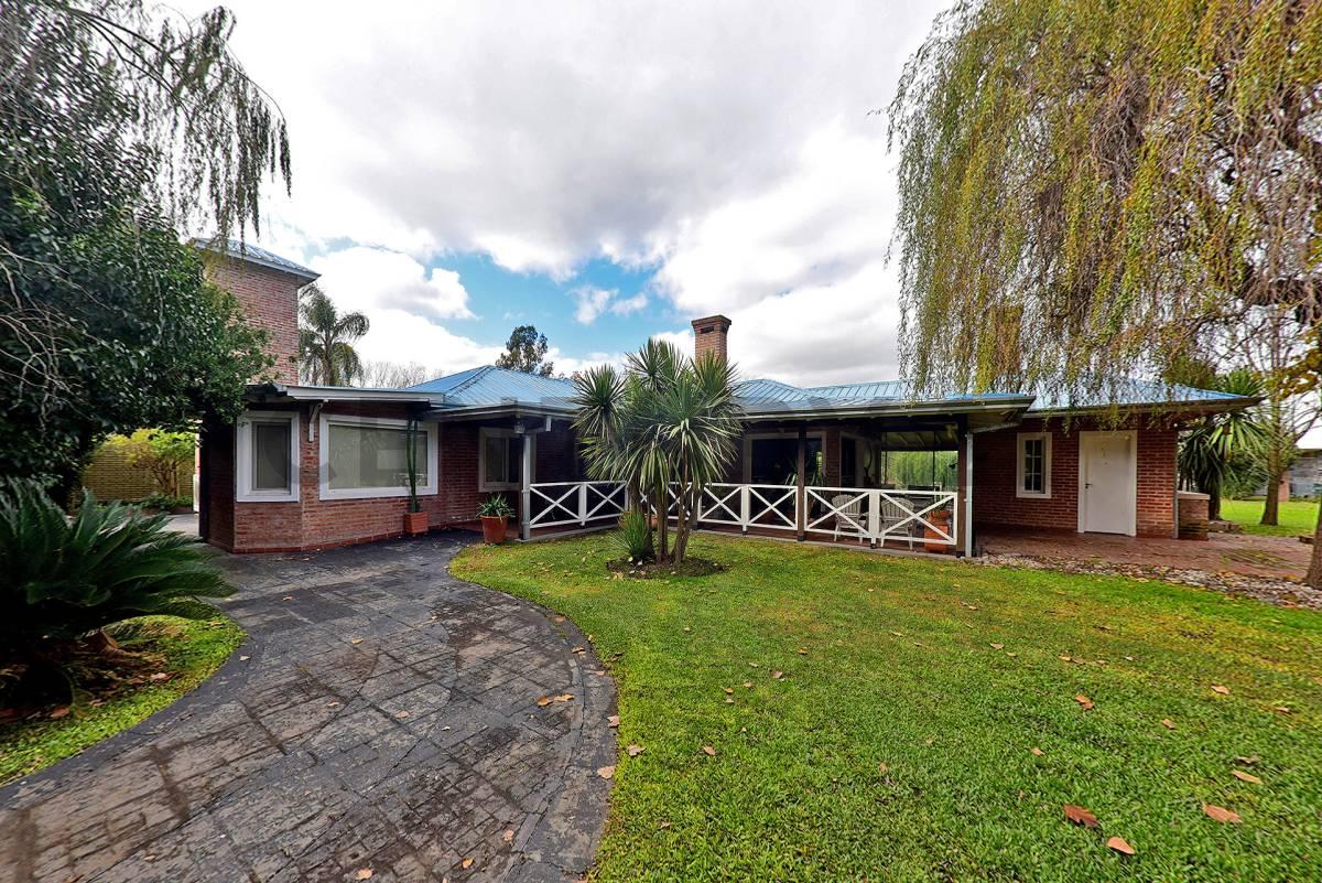 VENTA CASA QUINTA 5 AMBIENTES CON PILETA GALERIA PARRILLA COCHERA EN TRISTAN SUAREZ — foto 1