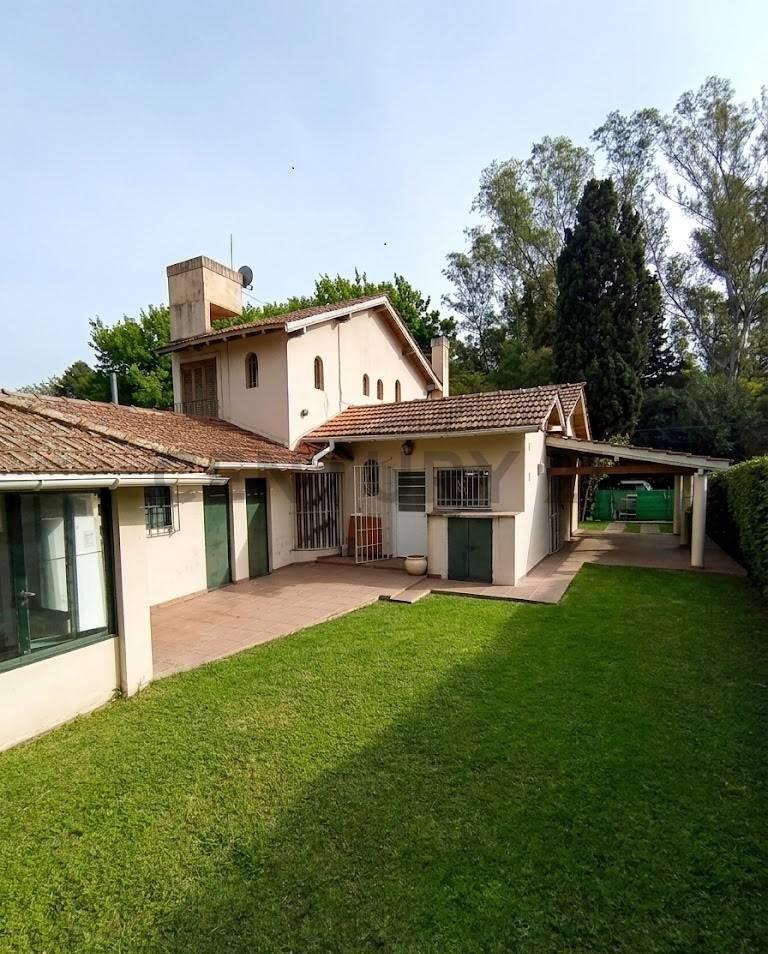 VENTA CASA QUINTA 5 AMBIENTES-QUINCHO-PILETA-PARQUE-BARRIO CERRADO-CARLOS SPEGAZZINI — foto 1