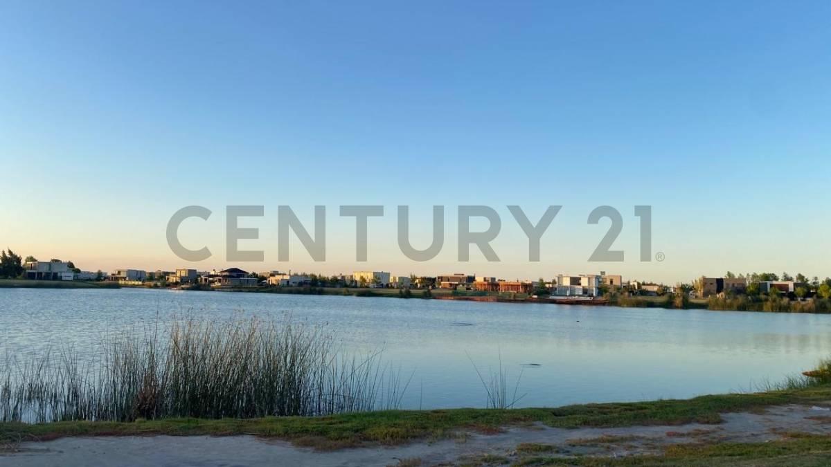 VENTA LOTE LAGO CENTRAL EN NAUDIR — foto 1