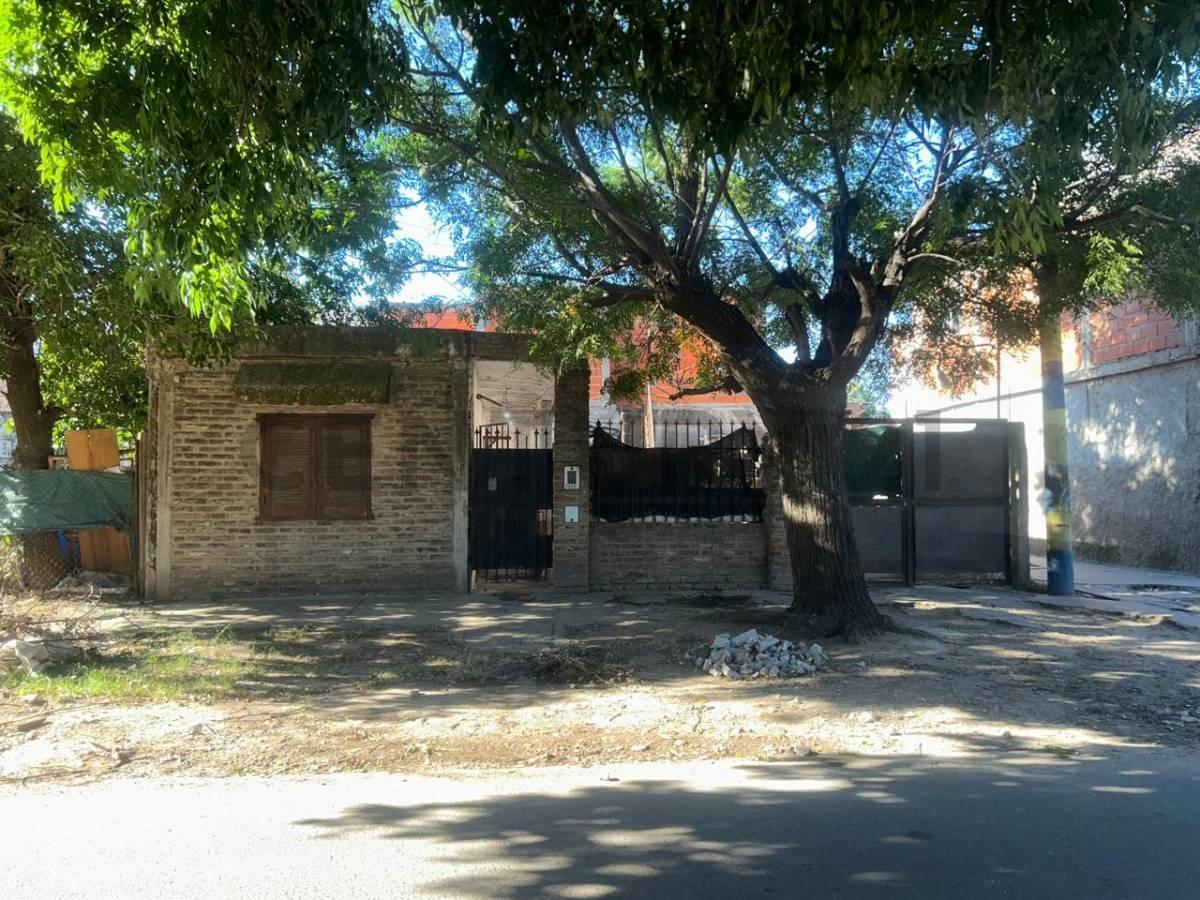 VENTA CASA A RECICLAR 1 DORMITORIO FISHERTON — foto 1