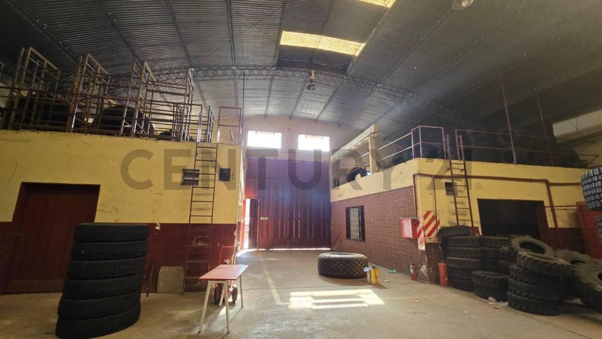 Venta galpón a metros del mercado — foto 1