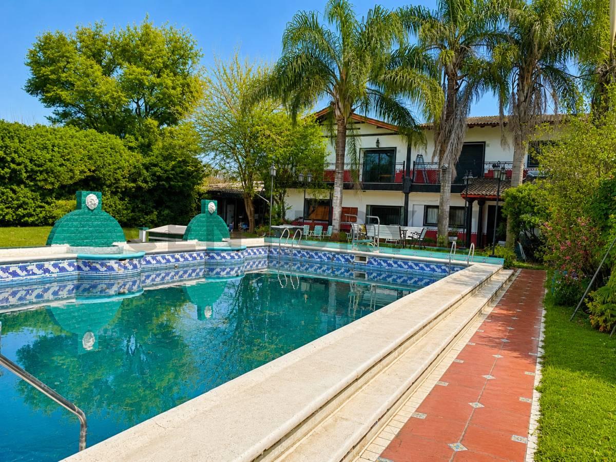 Venta | Permuta exclusiva casa en Funes — foto 1