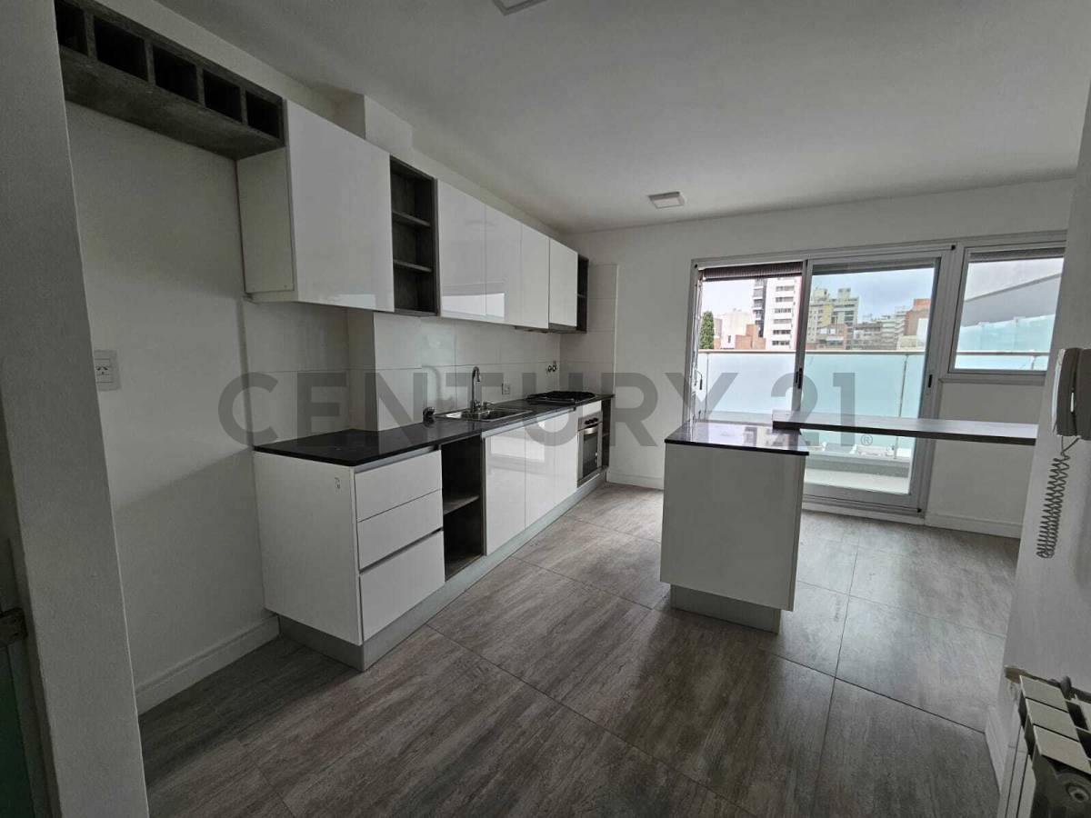 DÚPLEX EXCLUSIVO EN VENTA - 3 DORMITORIOS Y TERRAZA EXCLUSIVA — foto 1